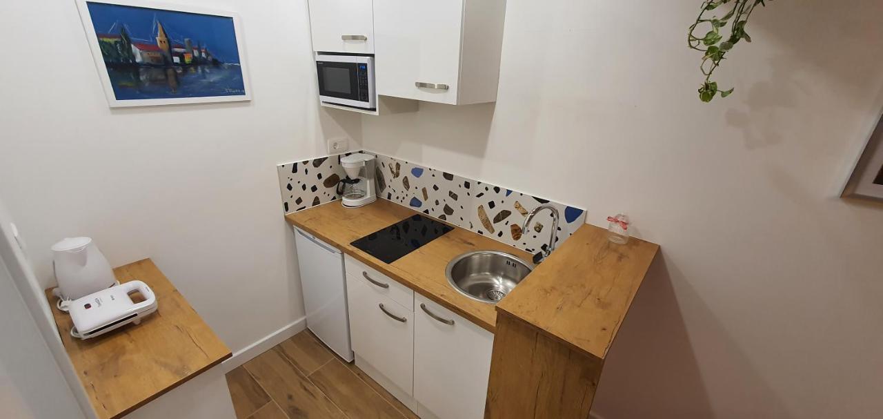 Apartments & Rooms Karla 드라말리 외부 사진