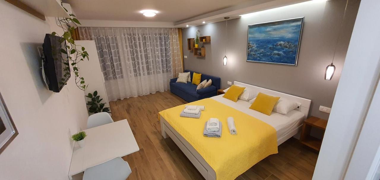 Apartments & Rooms Karla 드라말리 외부 사진
