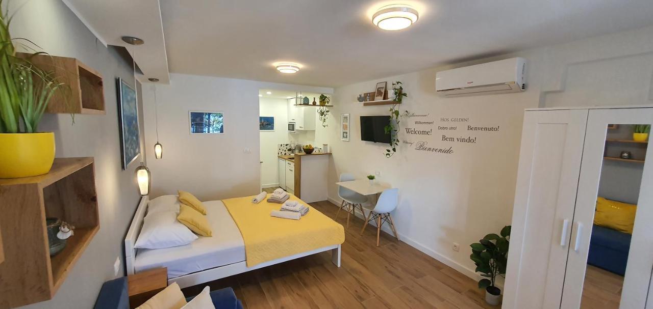 Apartments & Rooms Karla 드라말리 외부 사진
