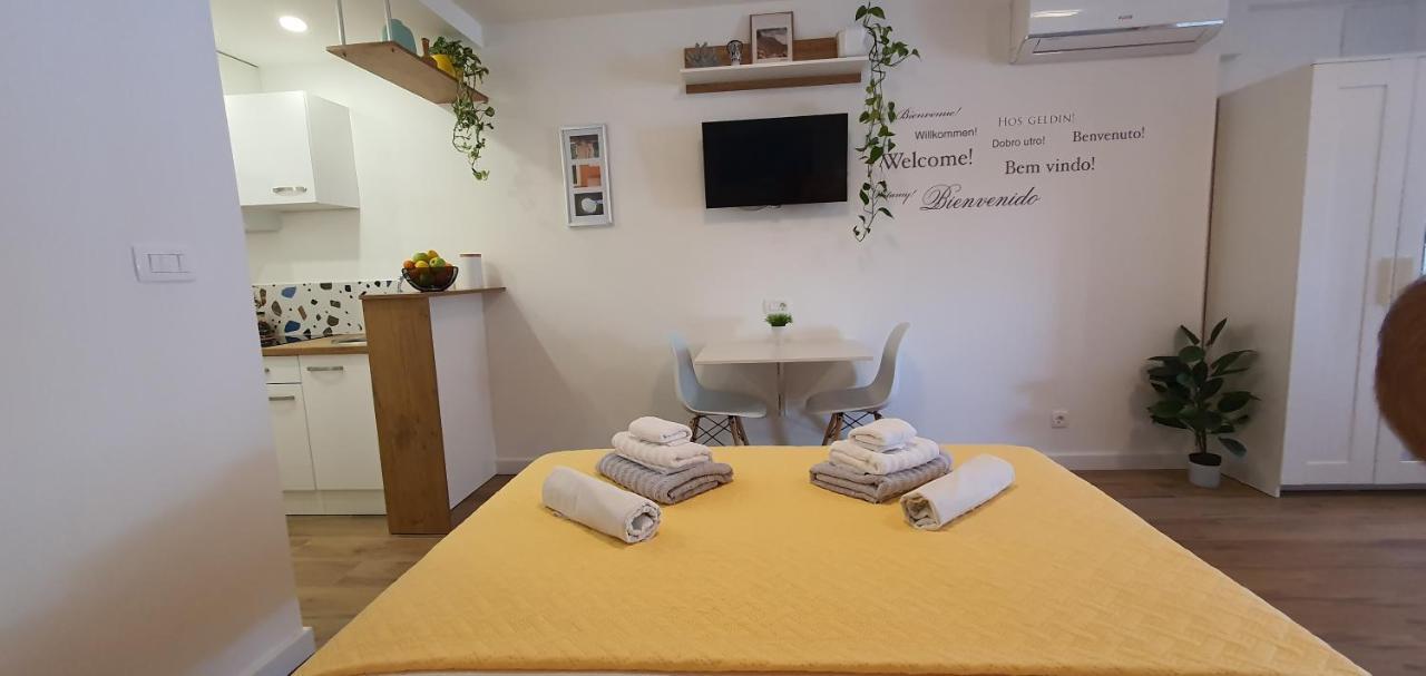 Apartments & Rooms Karla 드라말리 외부 사진