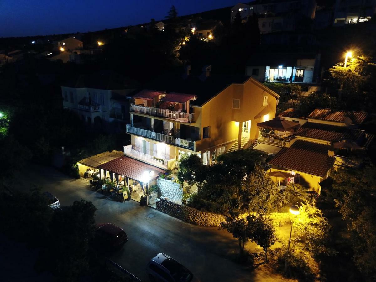 Apartments & Rooms Karla 드라말리 외부 사진
